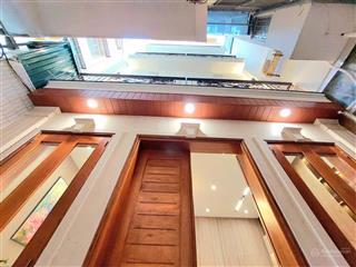 Hai bà trưng x 47m2 x 6 tầng 12 tỷ, thang máy x mt bề thế 6.2m  1 nhà ra phố, sát ô tô tránh