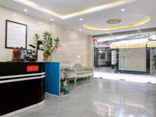 Giáp bát hoàng mai  toà khách sạn sang xịn 7 tầng toạ lạc lừng lững đầu phố giáp bát gần đường gi