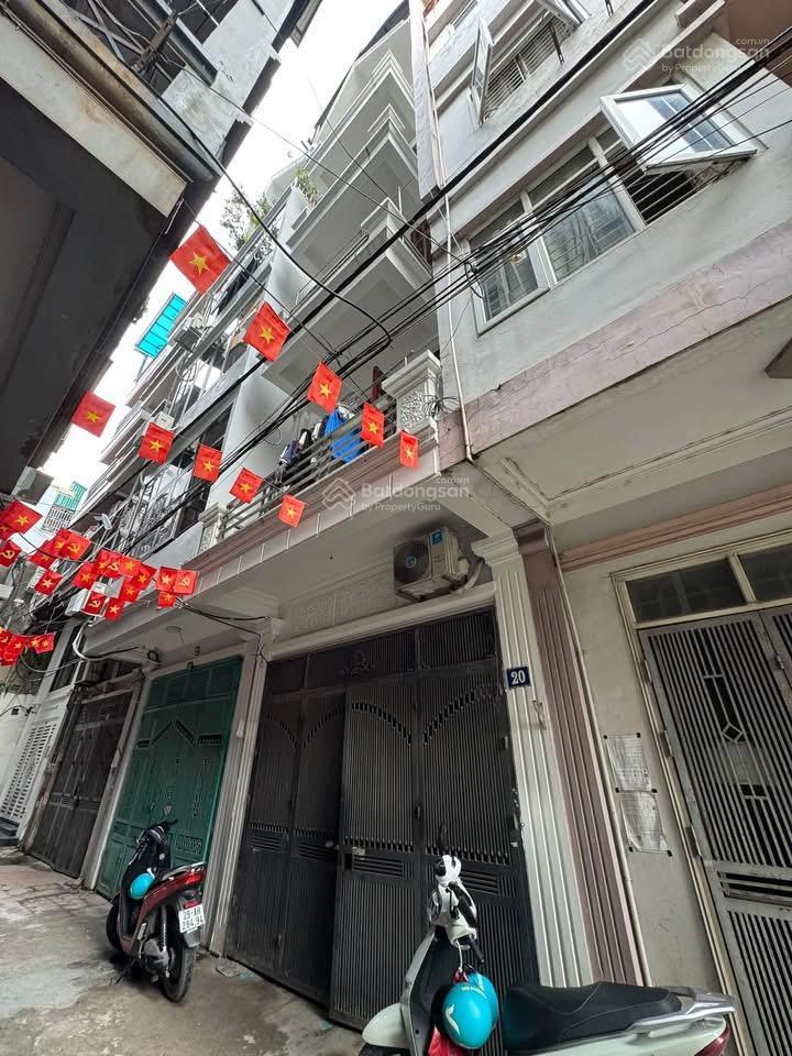 Nhà phân lô giáp bát ô tô vào nhà 45m 5 tầng mt 4m 14,9 tỷ có thương lượng