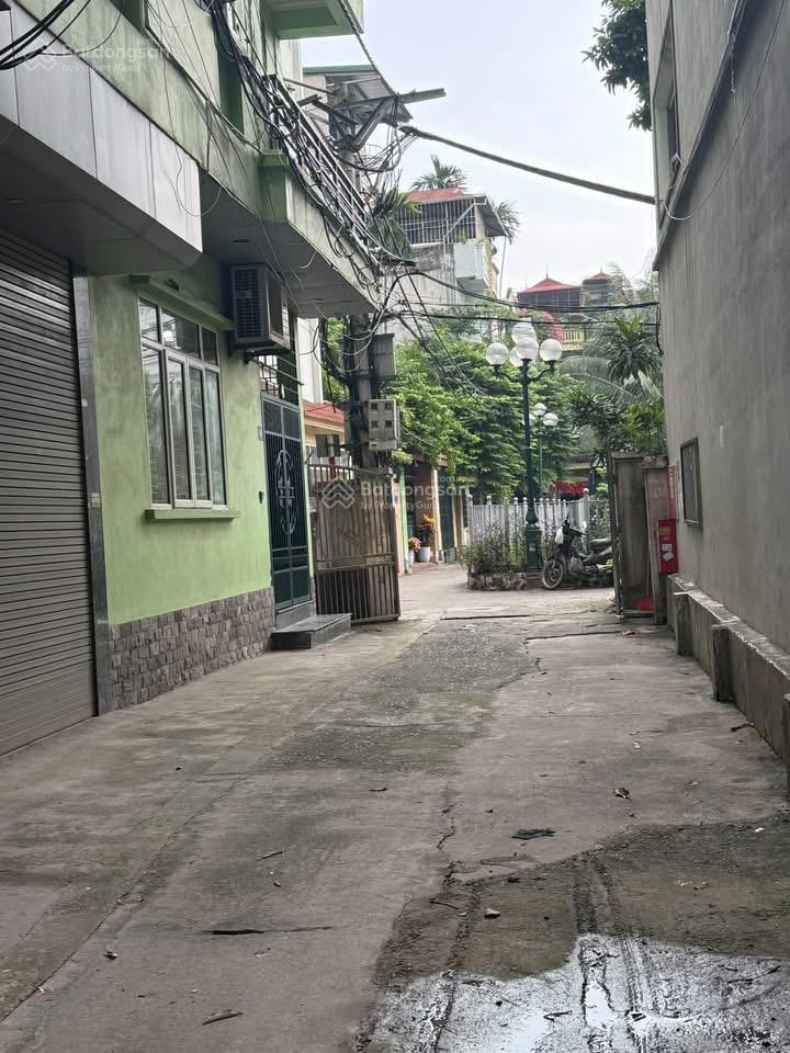 Nhà phân lô giáp bát ô tô vào nhà 45m 5 tầng mt 4m 14,9 tỷ có thương lượng