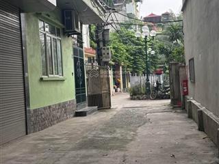 Nhà phân lô giáp bát ô tô vào nhà 45m 5 tầng mt 4m 14,9 tỷ có thương lượng