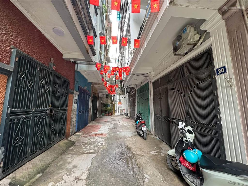 Nhà phân lô giáp bát ô tô vào nhà 45m 5 tầng mt 4m 14,9 tỷ có thương lượng