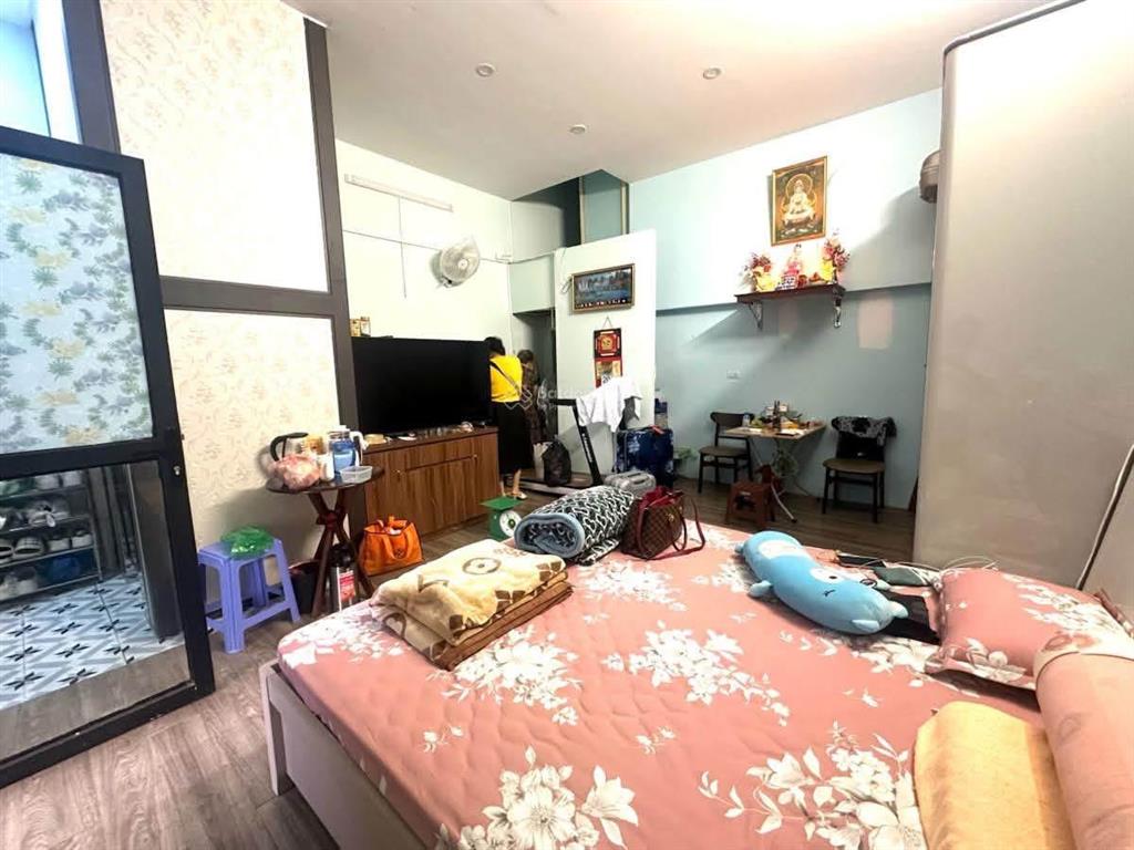 Thợ nhuộm hoàn kiếm dt 35m2 x 3 tầng mt 5,7 m giá 33 tỷ hiếm có khó tìm  mặt phố cổ  kinh doanh