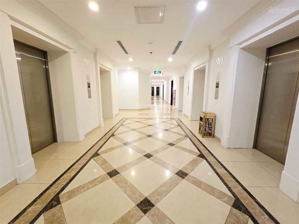 Tòa r4 royal city căn hộ 3 ngủ 2 vệ sinh | đang cho thuê làm văn phòng dt 100m2 tầng cao