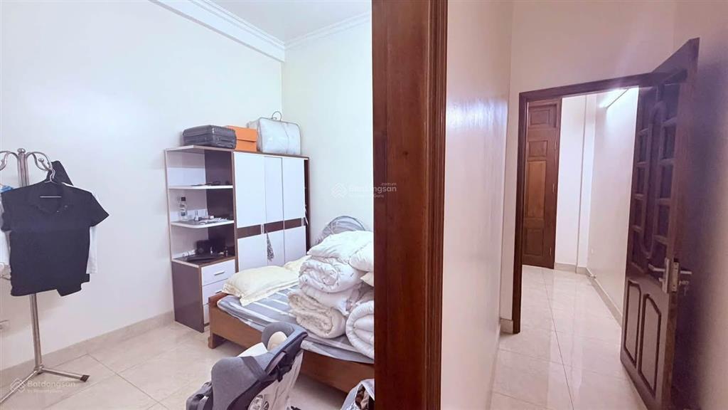Mặt phố yên phúc kinh doanh đỉnh 5 tầng full nội thất gỗ xịn, dt 41 m2 x 5 tầng mt 4.4 m