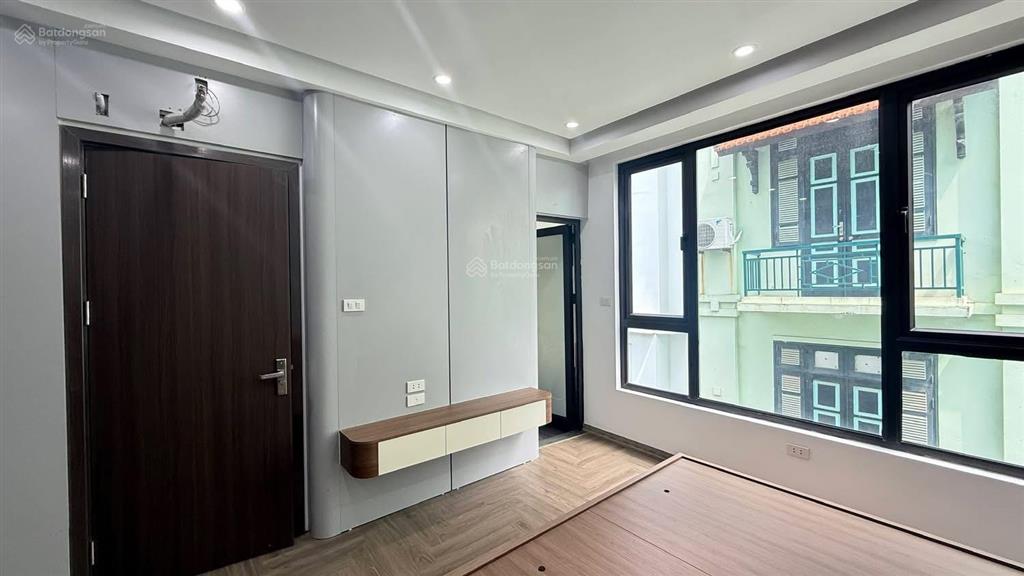 Ngụy như kon tum thanh xuân ngõ thông rồi lại vỉa hè, sáu tầng thang máy