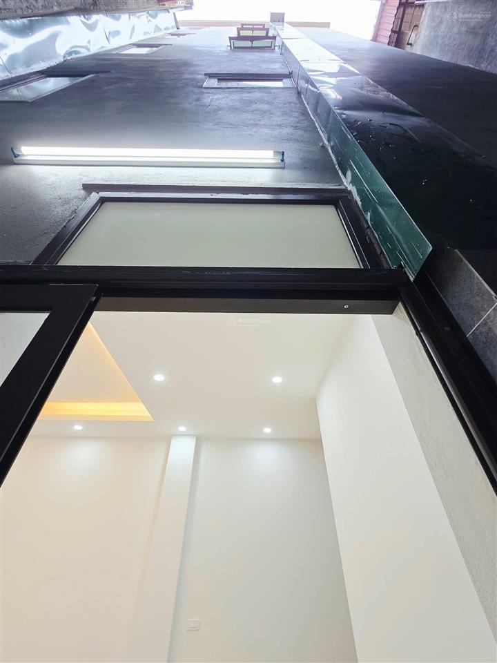 Mới tinh  cù chính lan thanh xuân | nhà 07 tầng  thang máy bên hông có sân thoáng sáng
dt 50m