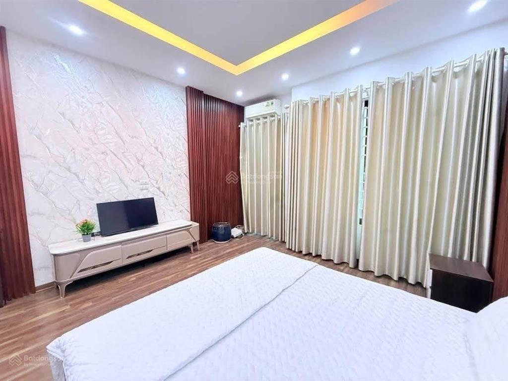 Nguyễn chí thanh dt 45 m x 6 tầng mt 4 m giá 20 tỷ đống đa ô tô tránh chạy vòng quanh vip đống đa