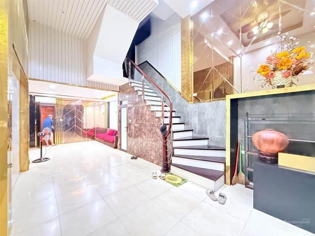 Nguyễn chí thanh dt 45 m x 6 tầng mt 4 m giá 20 tỷ đống đa ô tô tránh chạy vòng quanh vip đống đa