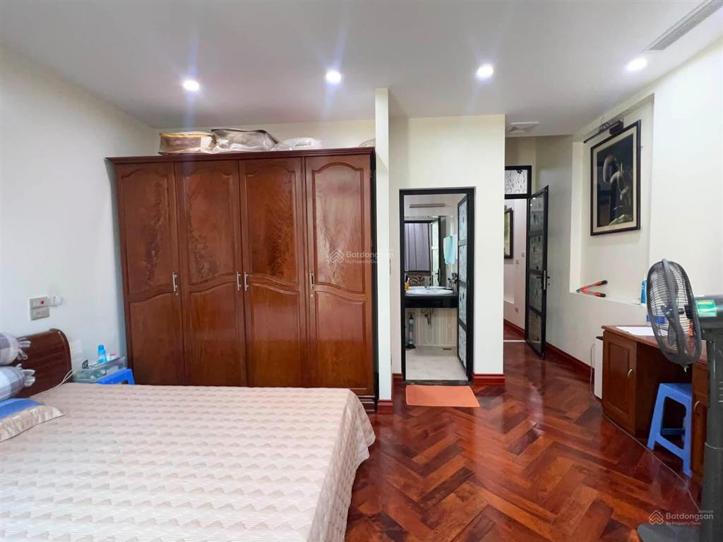 Siêu phẩm lạc long quân xuân la tây hồ 90m 6 tầng thang máy chào bán 32,5 tỷ