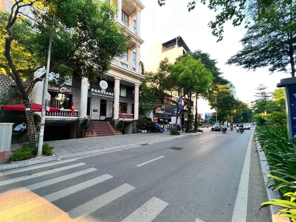 Siêu phẩm lạc long quân xuân la tây hồ 90m 6 tầng thang máy chào bán 32,5 tỷ