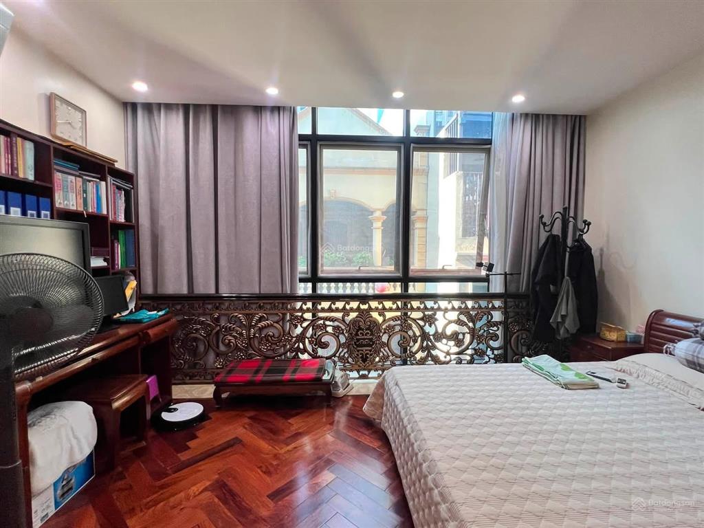 Siêu phẩm lạc long quân xuân la tây hồ 90m 6 tầng thang máy chào bán 32,5 tỷ