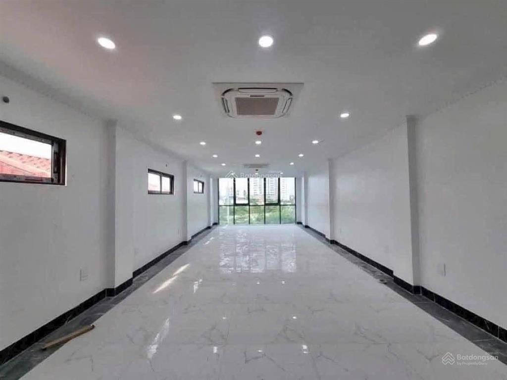 Bán tòa văn phòng hoàng quốc việt cầu giấy giá chào 50 tỷ diện tích 80m mặt tiền 5m