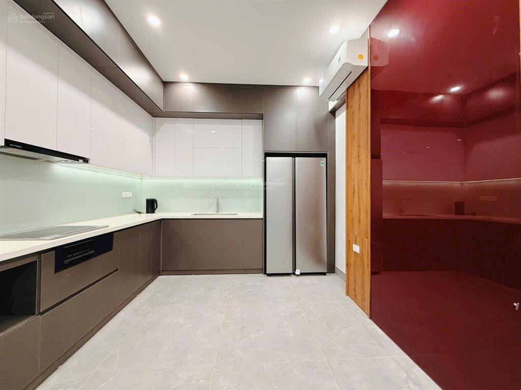 Ngộp quá rồi giảm hẳn 5 tỷ  đống đa  ô tô tránh  kinh doanh  khu phân lô 4 tầng dt 45m2  full
