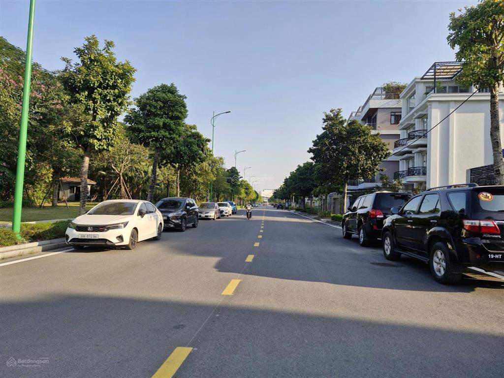 Bán nhà tư đình, vũ lập, long biên, 170m2, giá 52.3 tỷ, ô tô tránh vỉa hè view sân golf triệu đô