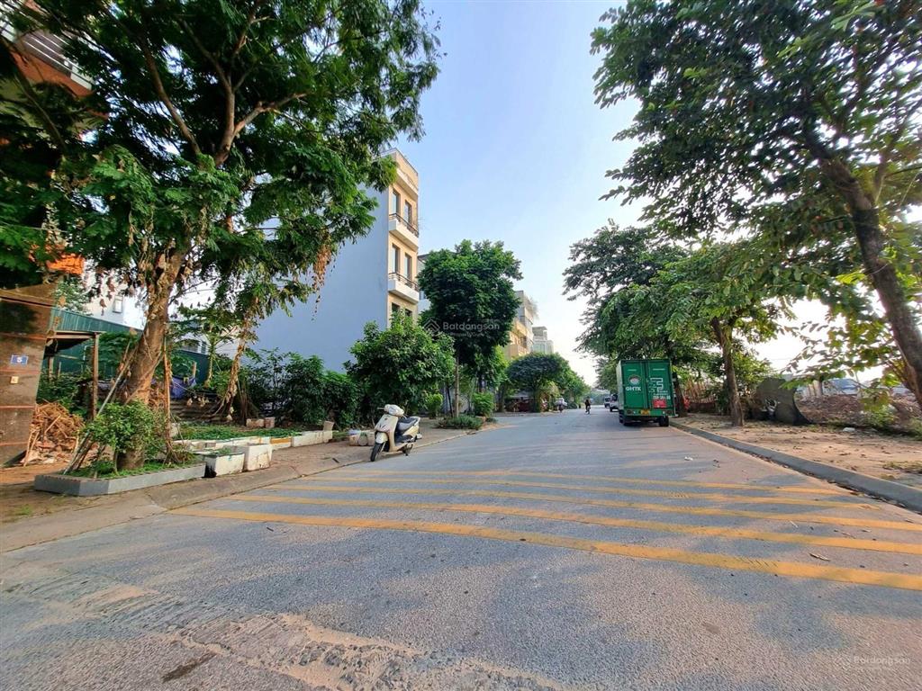 Bán đất phố nguyễn thời trung, thạch bàn, 90m2, mt 5.6m, giá 28.9 tỷ, ô tô tránh vỉa hè, view dự án