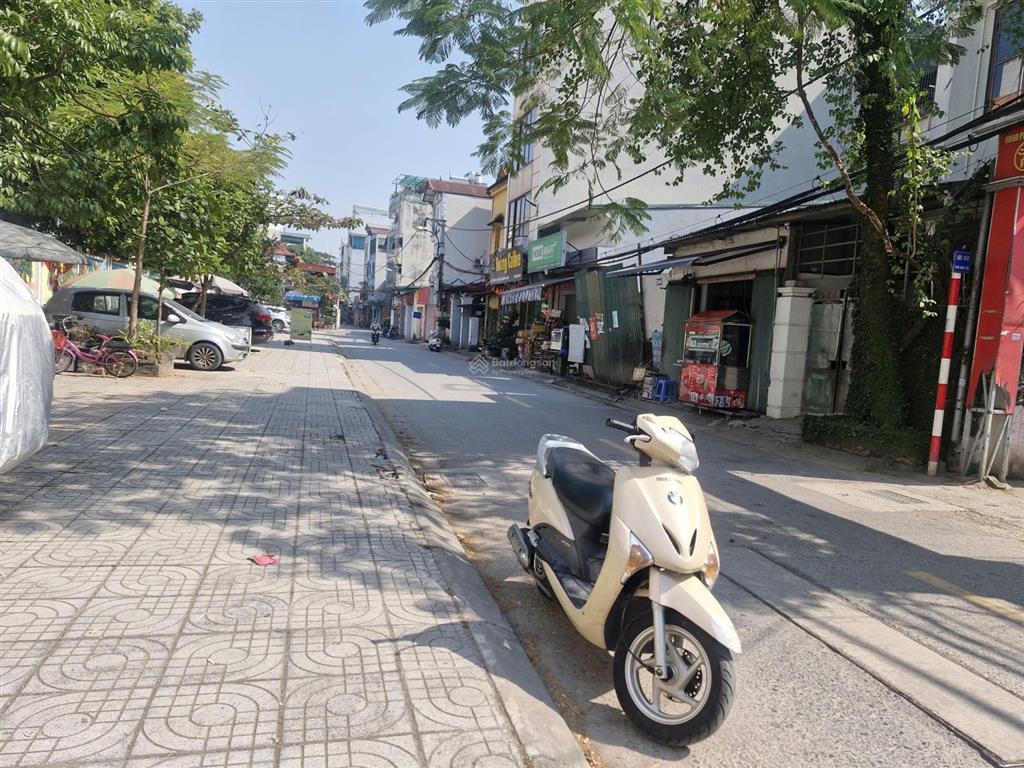 Bán đất mặt phố ngọc trì, thạch bàn, 111m2, mt 7.2m, giá 27 tỷ, ô tô tránh, kinh doanh, ngay gần hồ