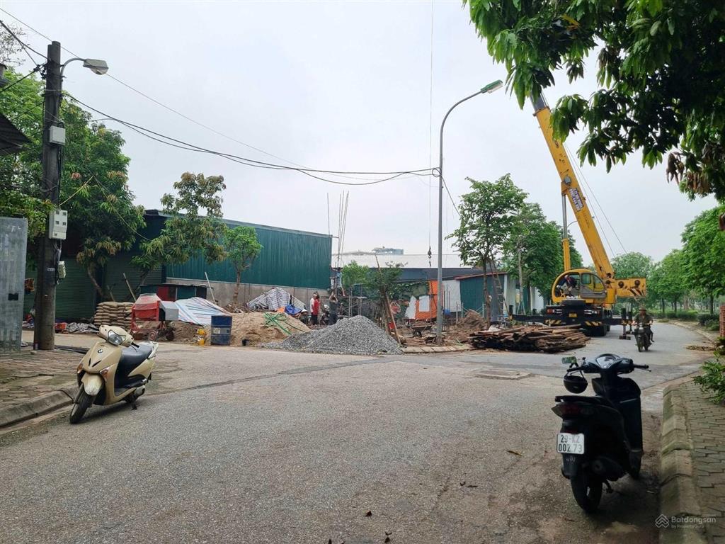 Bán đất cự khối, hoa động, long biên, 78m2, giá 27.2 tỷ, phân lô, ô tô tránh, vỉa hè, vị trí đẹp