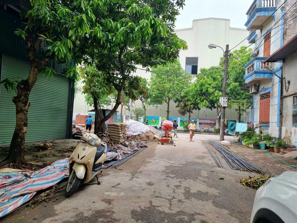 Bán đất cự khối, hoa động, long biên, 78m2, giá 27.2 tỷ, phân lô, ô tô tránh, vỉa hè, vị trí đẹp