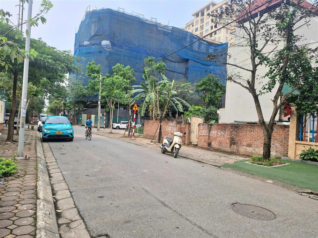 Đất tđc sài đồng, huỳnh văn nghệ, 175m2, mt 8.5m, giá 55.5 tỷ, phân lô ô tô tránh vỉa hè kinh doanh