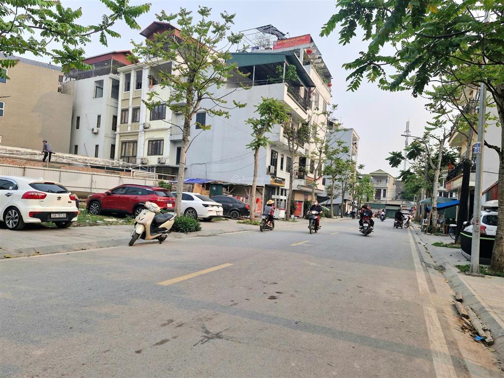 Bán đất bát khối, cự khối, 297m2, mt 9m, giá 46.5 tỷ, ô tô tránh, tòa văn phòng, dòng tiền để đời