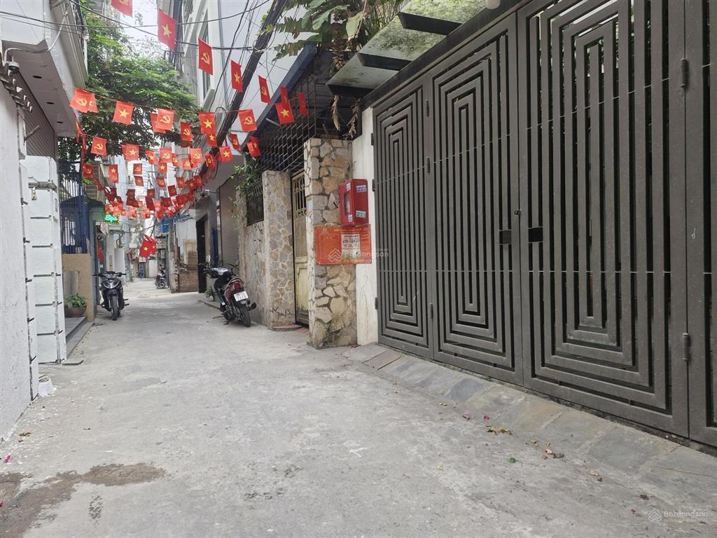 Bán nhà bồ đề, hồng tiến, long biên, 95m2, 3 tầng, giá 25.5 tỷ, vị trí đắc địa 2 thoáng ở tuyệt vời