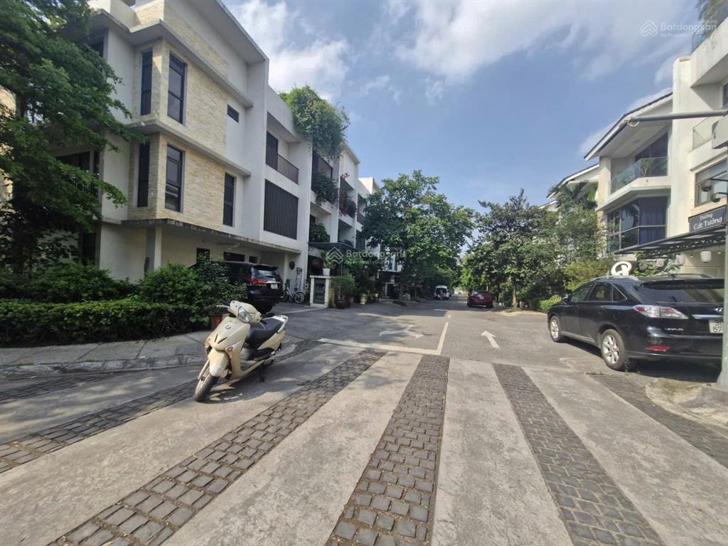 Bán nhà liền kề vũ đình tụng, long biên, 144m2, giá 33.1 tỷ, không gian yên bình văn minh đáng sống