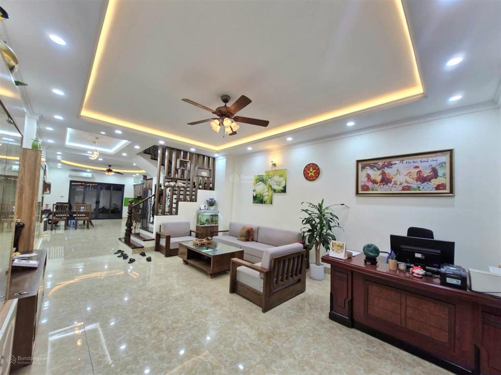 Bán nhà tư đình, cổ linh, 116m2, 4 tầng, giá 34.5 tỷ, phân lô, ô tô tránh, dân trí cao, kinh doanh