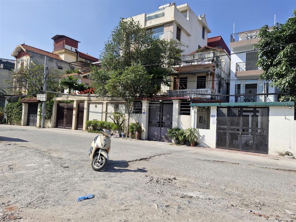 Bán đất mặt phố tư đình, cổ linh, 117m2, mt5.4m, giá 32.8 tỷ, siêu đắc địa kinh doanh đỉnh