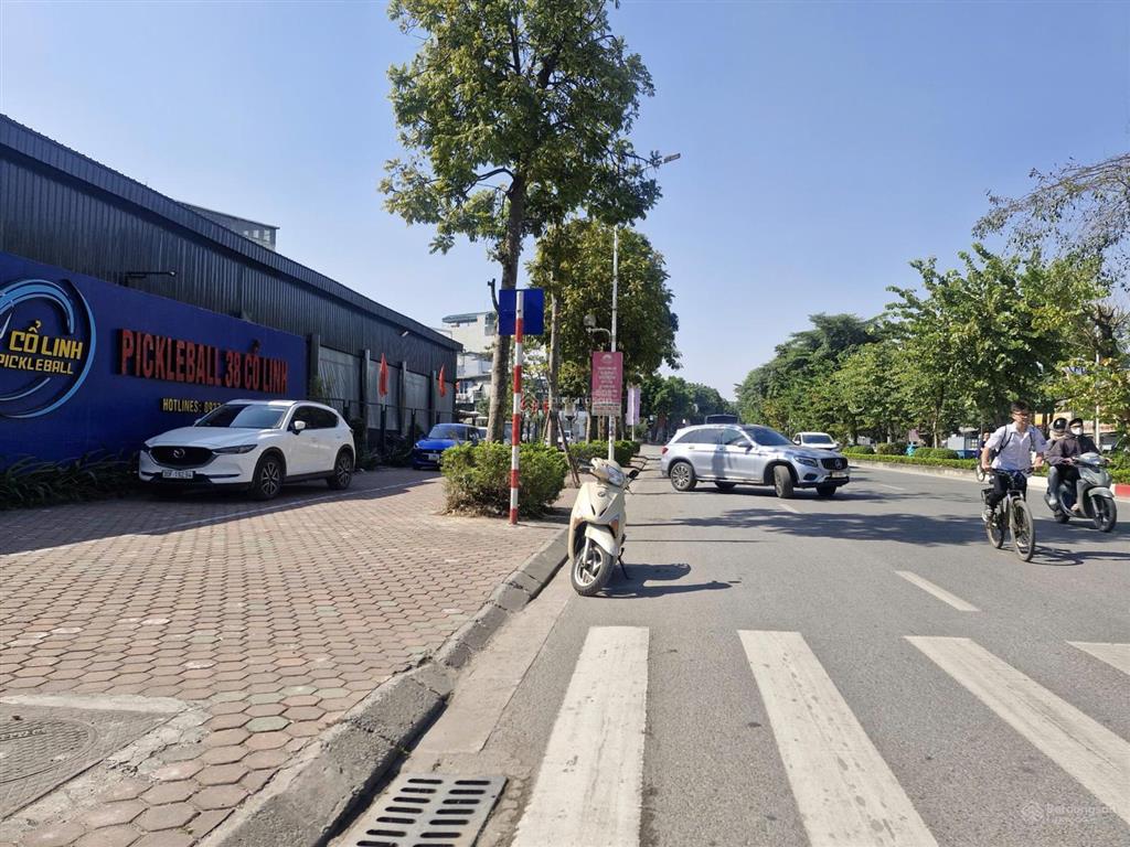 Bán đất mặt phố tư đình, cổ linh, 117m2, mt5.4m, giá 32.8 tỷ, siêu đắc địa kinh doanh đỉnh