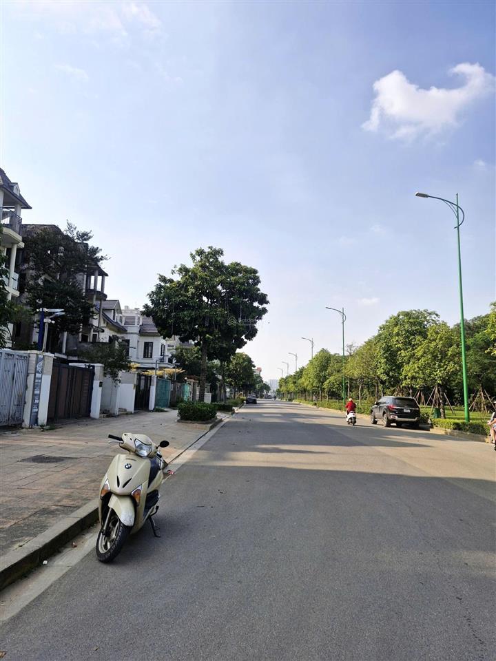 Bán đất tđc tư đình, cổ linh, long biên, 90m2, mt 4.8m, giá 27.5 tỷ, ô tô tránh vỉa hè công viên