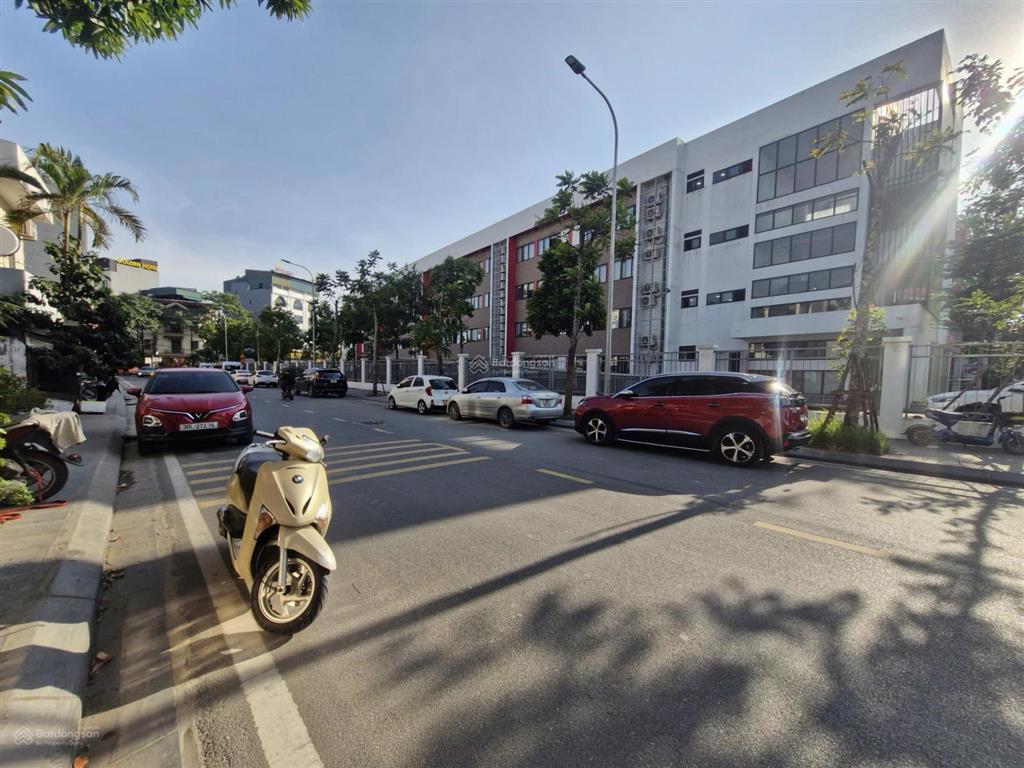 Bán đất cổ linh, thạch bàn, long biên, 100m2, mt 7m, giá 30 tỷ, ô tô tải tránh, kinh doanh đắc địa