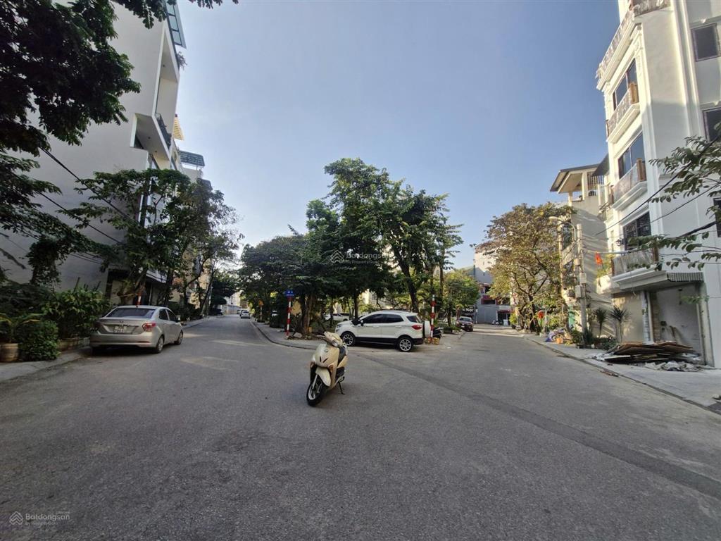 Bán đất cổ linh, thạch bàn, long biên, 100m2, mt 7m, giá 30 tỷ, ô tô tải tránh, kinh doanh đắc địa