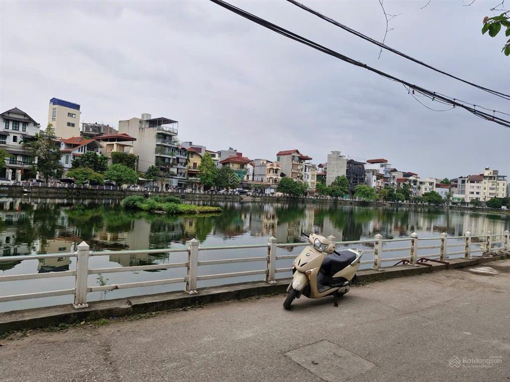 Bán đất bồ đề, nguyễn văn cừ, long biên, 101m2, mt 5.8m, 28.7 tỷ, phân lô ô tô, view hồ, nhà vườn