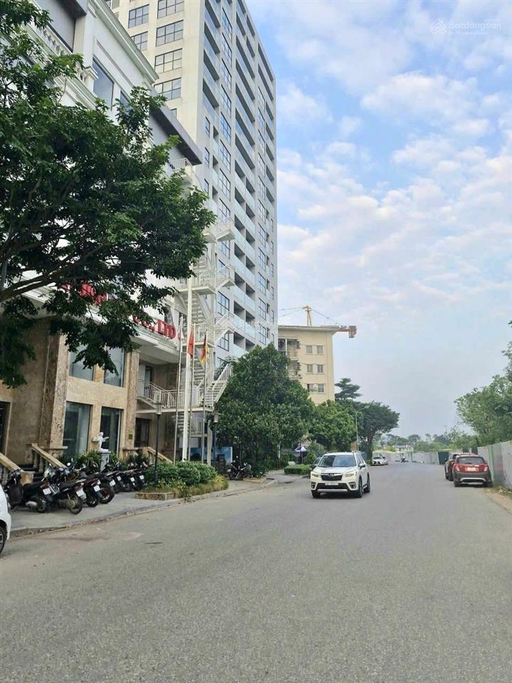 Bán nhà tư đình, long biên, 101m2, mt 5.5m, giá 28.9 tỷ, phân lô ô tô tránh, kinh doanh dân trí cao