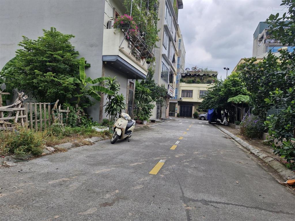 Bán đất hoa động, long biên, 66m2, mt 5.5m, giá 15.5 tỷ, phân lô ô tô tránh vỉa hè, view đẹp thoáng