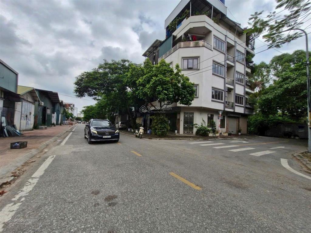 Bán đất đg hoa động, long biên, 66m2, mt 5.5m, giá 15.5 tỷ, phân lô ô tô tránh vỉa hè, view thoáng