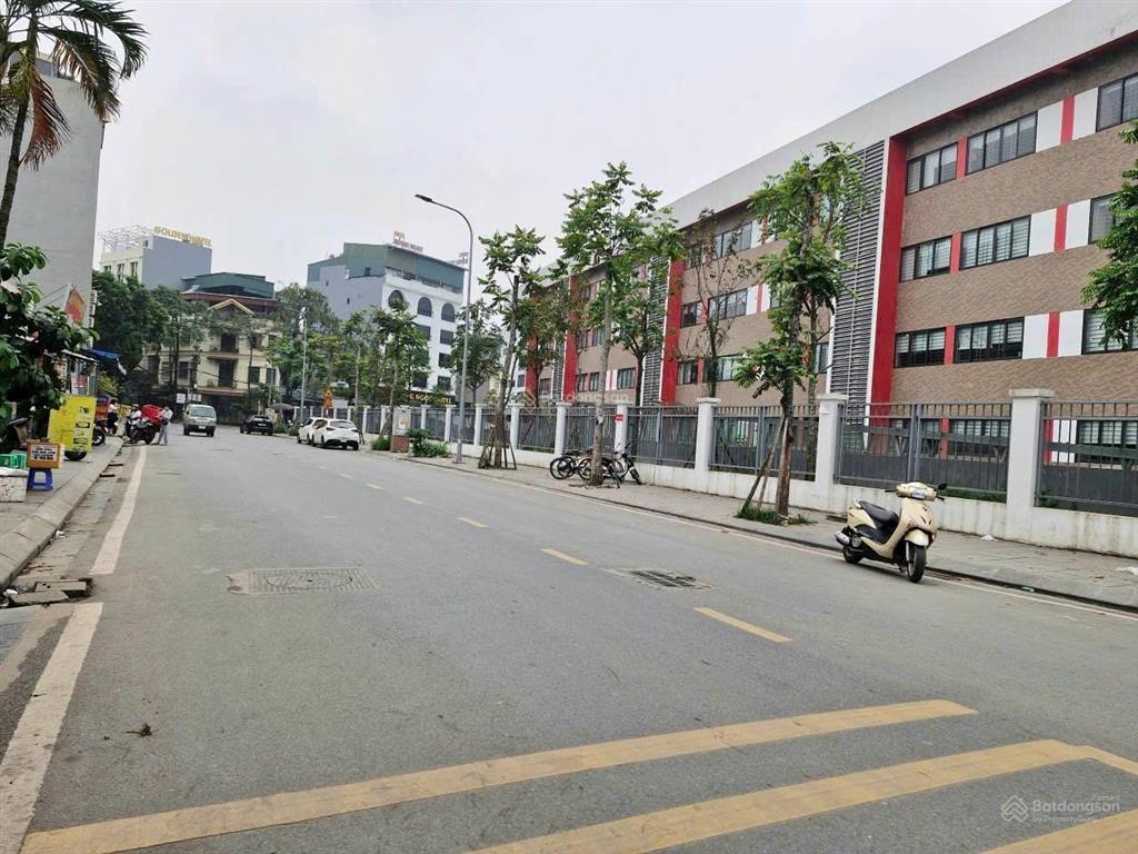 Bán đất cổ linh, long biên, 100m2, mt 6.7m, giá 28 tỷ, phân lô ô tô tránh, vỉa hè view công viên