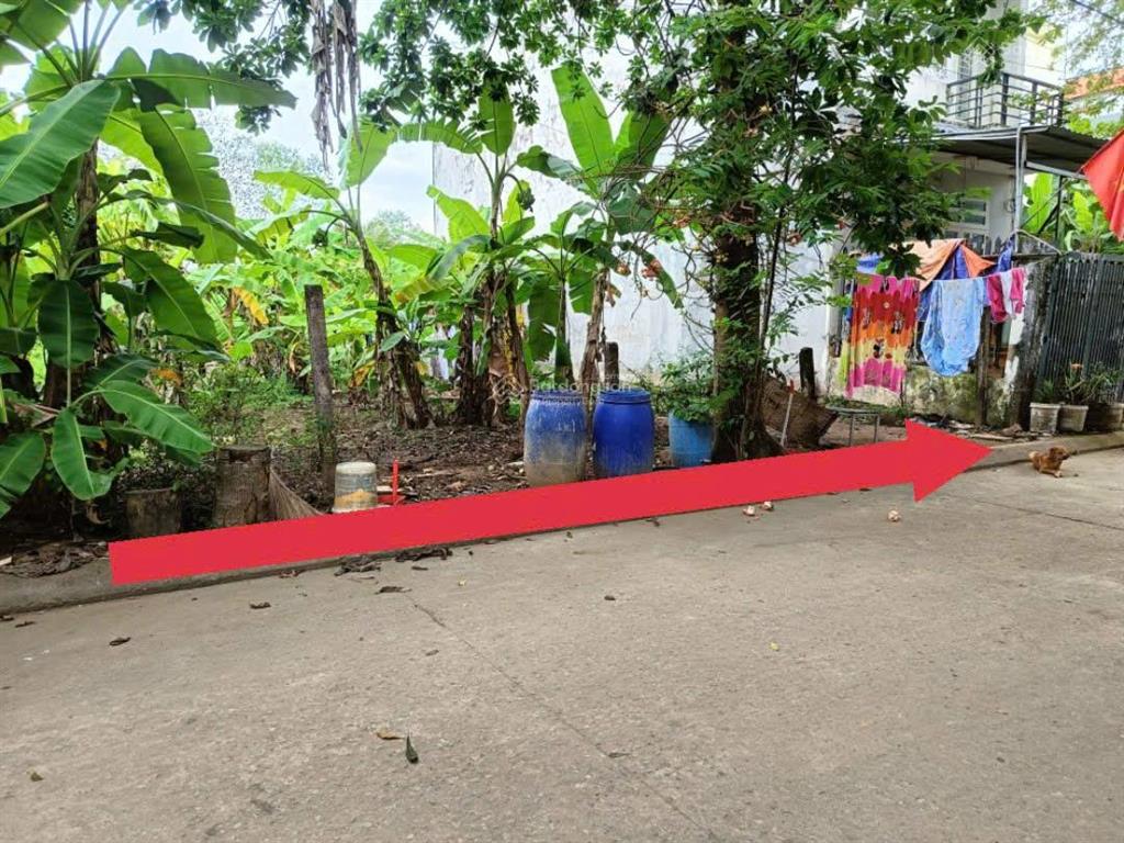 Hàng siêu hiếm ngang 5m + giáp rạch, dt ~156m2 (5x31,2m), 104m2 thổ cư, 51m2 đất vườn, p long phước