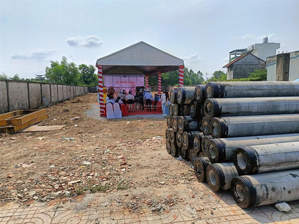 Hàng siêu hiếm ngang 5m + giáp rạch, dt ~156m2 (5x31,2m), 104m2 thổ cư, 51m2 đất vườn, p long phước