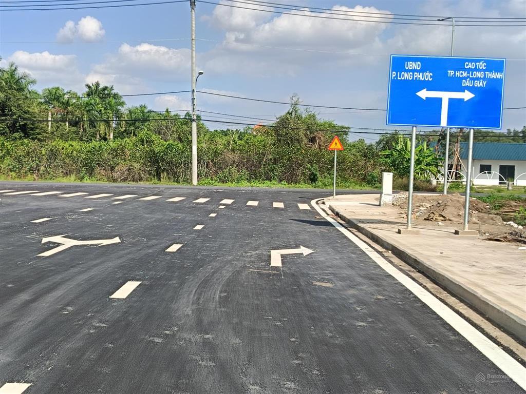 Đất thổ cư 200m2 (6x33) gần làng đại học, đường nhựa 6m, cách mt long phước 40m, p long phước, q9