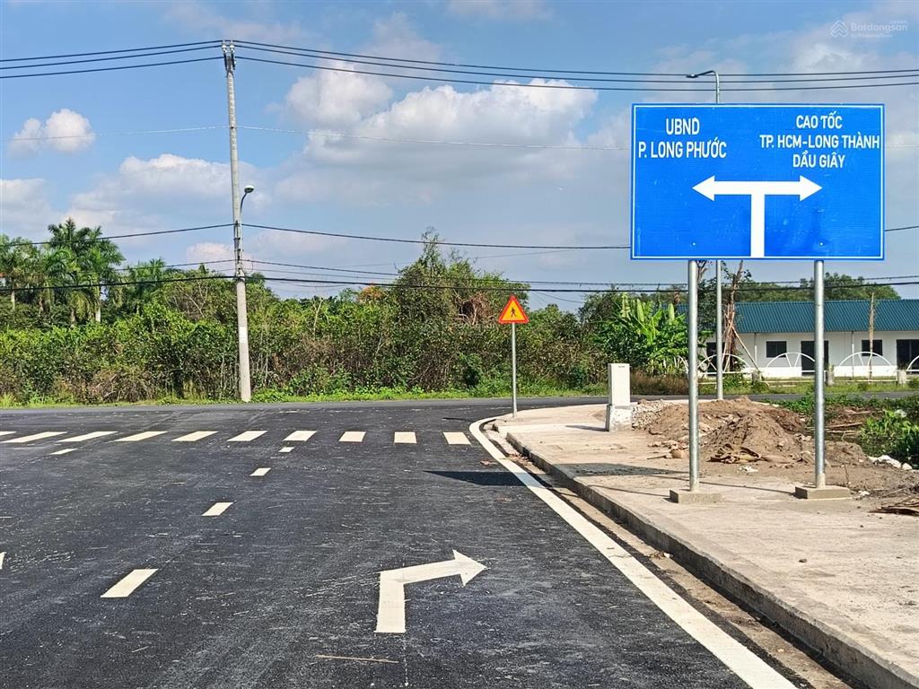 Đất thổ cư 200m2 (6x33) gần làng đại học, đường nhựa 6m, cách mt long phước 40m, p long phước, q9
