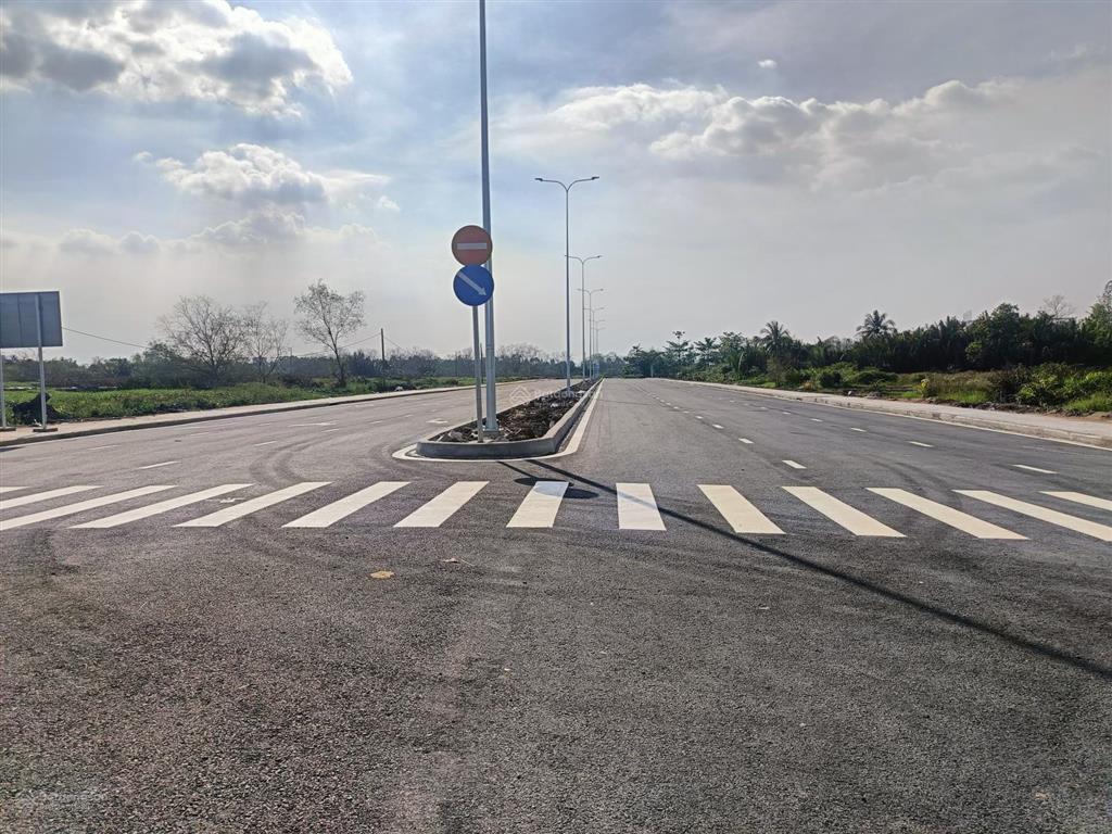 Đất thổ cư 200m2 (6x33) gần làng đại học, đường nhựa 6m, cách mt long phước 40m, p long phước, q9