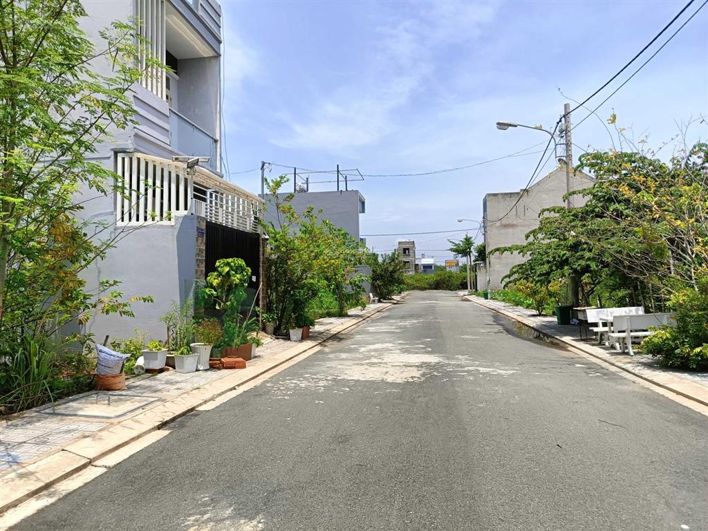 Bán lô đất ngộp 64m2(4x16), da blue diamond riverside, shr, sang tên ngay, p long phước, tp thủ đức