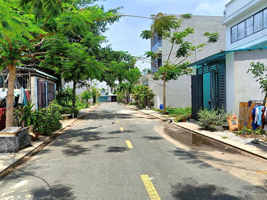 Bán lô đất ngộp 64m2(4x16), da blue diamond riverside, shr, sang tên ngay, p long phước, tp thủ đức
