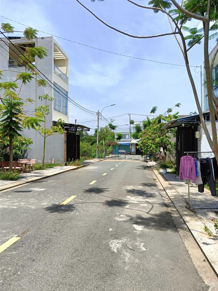 Bán lô đất ngộp 64m2(4x16), da blue diamond riverside, shr, sang tên ngay, p long phước, tp thủ đức