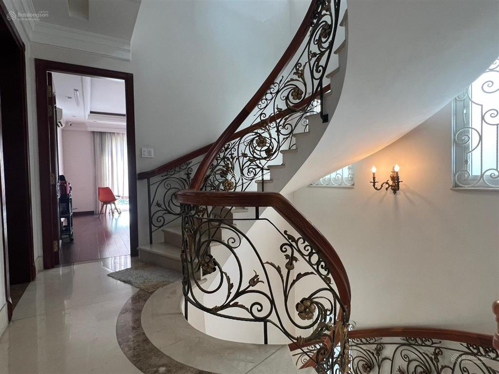 Bán biệt thự tân bình f7 7x20 3 lầu st nhà mới đầy đủ nội thất khu dân trí cao 30t5 tl