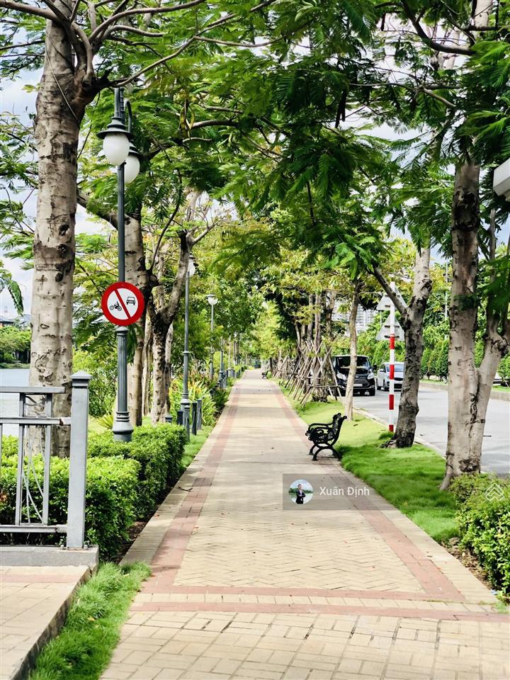 Bán gấp biệt thự view sông lakeview city 8x20m nhà thô 1 trệt 2 lầu giá 30 tỷ/căn, vị trí đẹp