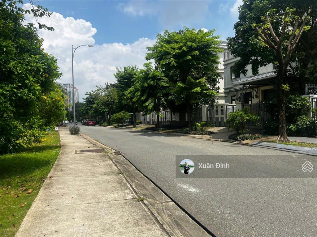 Bán gấp biệt thự view sông lakeview city 8x20m nhà thô 1 trệt 2 lầu giá 30 tỷ/căn, vị trí đẹp