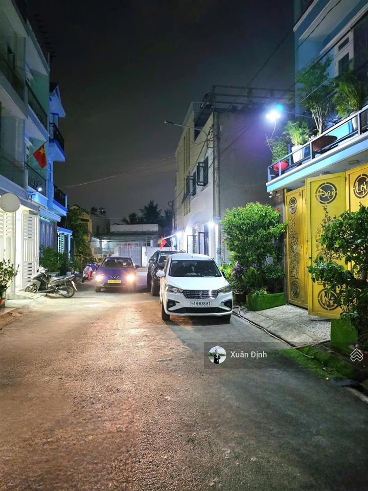 Nhà 3 tầng đường 8m gần vinhomes grand park,54m2,4pn,sân thượng đẹp,giá chỉ 5.4 tỷ, hiếm có căn bán